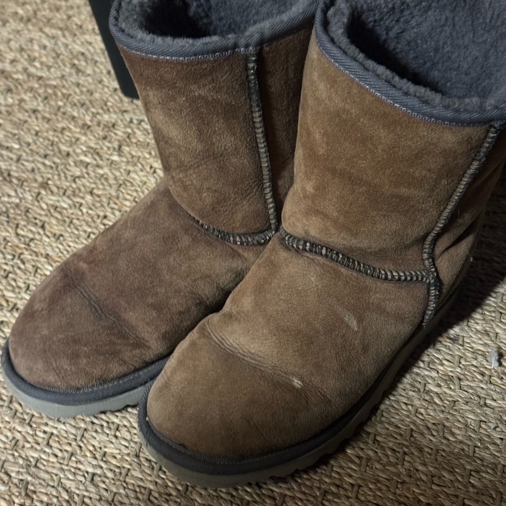 Ugg boots women’s size 7